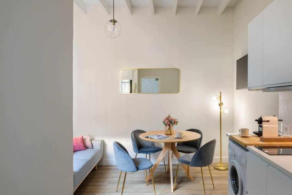 Monkeys Apartments San Roman Deluxe Sevilha Exterior foto